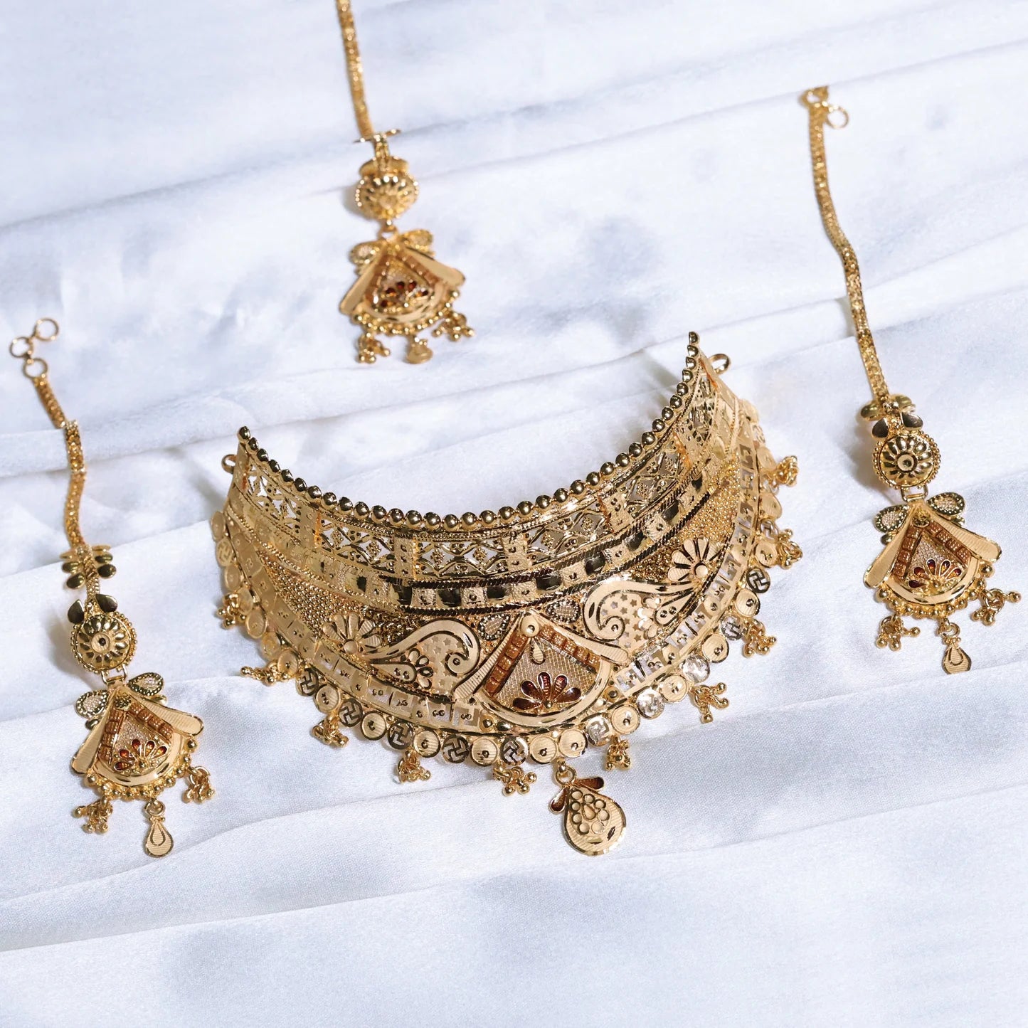 24kt Gold Plated Choker With Earing And Maang Tika - Handa Bangles