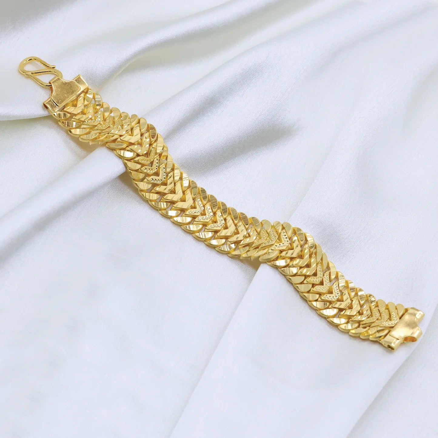 24Kt Gold Plated Best Quality Gents Bracelet - Handa Bangles