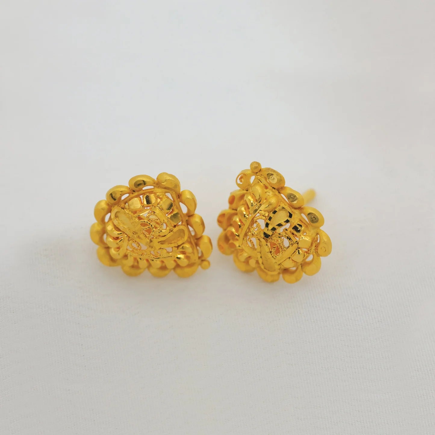 24kt Gold Plated Traditional Design Lightweight Dailywear Earrings - Handa Bangles