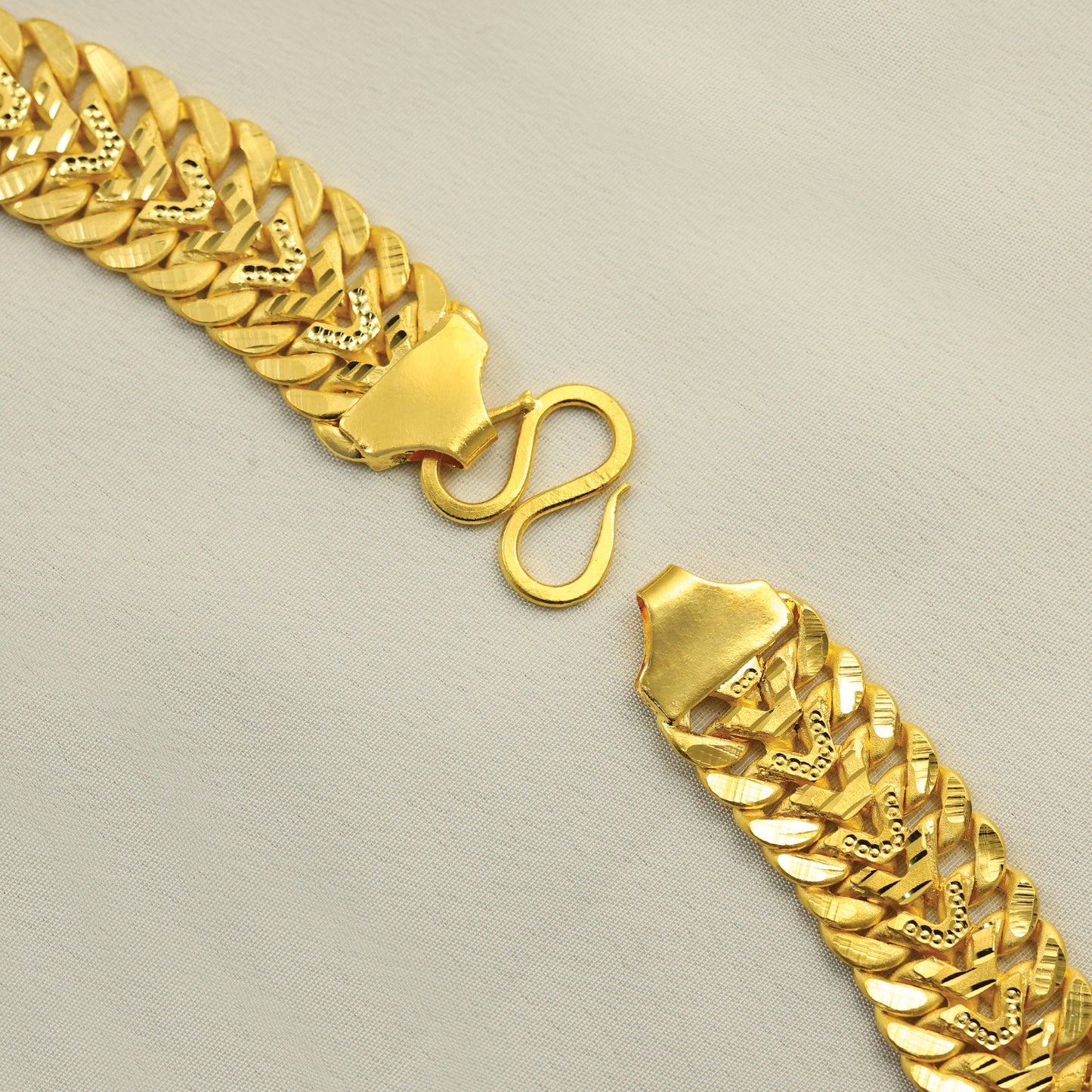24Kt Gold Plated Heavy Design Gents Chain - Handa Bangles