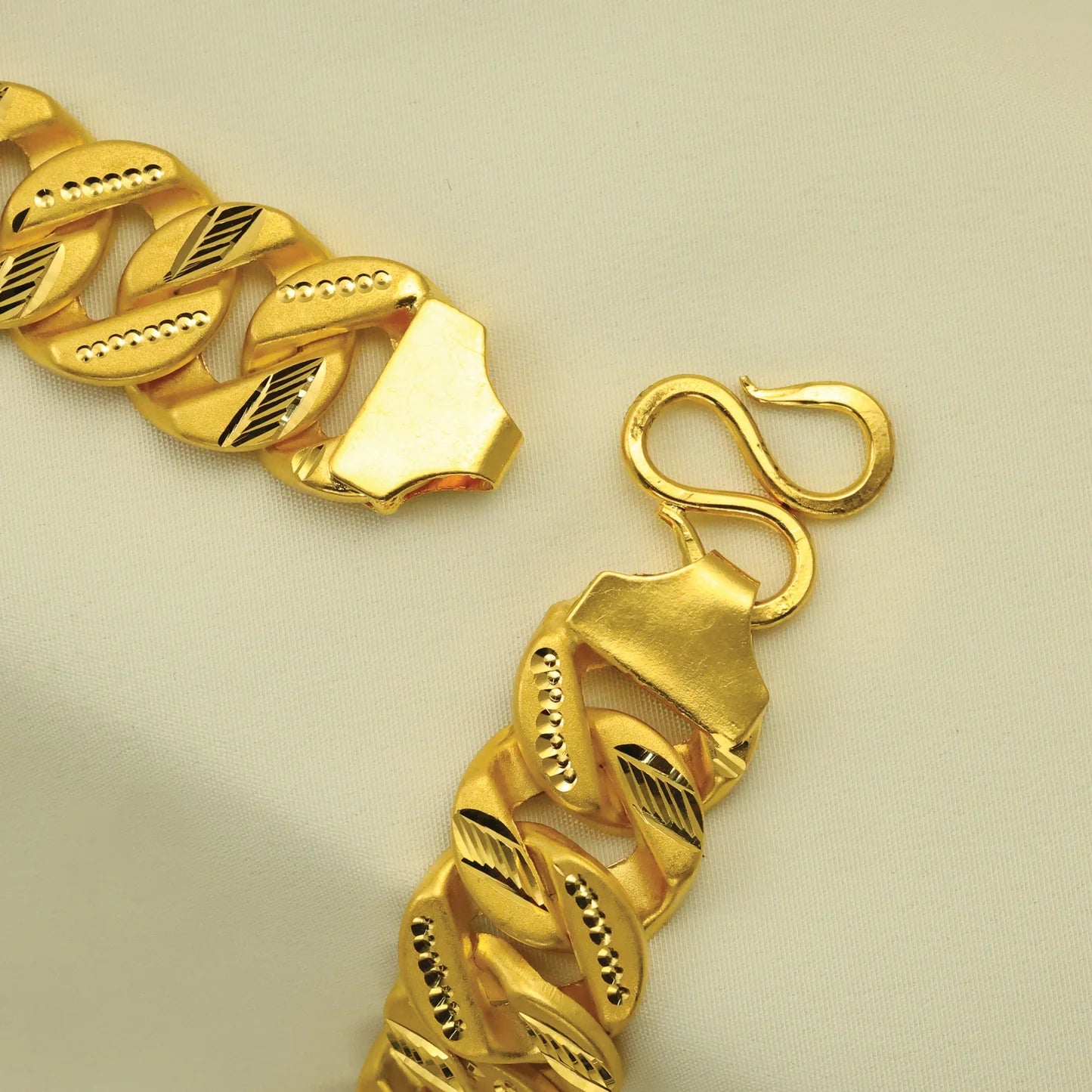24Kt Gold Plated Heavy Design Gents Chain - Handa Bangles